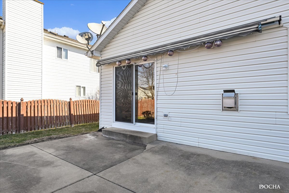 2209 Gray Hawk Drive Plainfield, IL 60586 - Photo 35 of 51 a view of a house with wooden fence