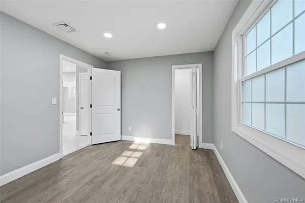 $849,000 | 10 Curlin Lane, St. James, NY 11780