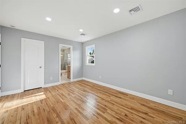 $849,000 | 10 Curlin Lane, St. James, NY 11780