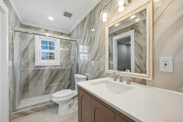 $849,000 | 10 Curlin Lane, St. James, NY 11780