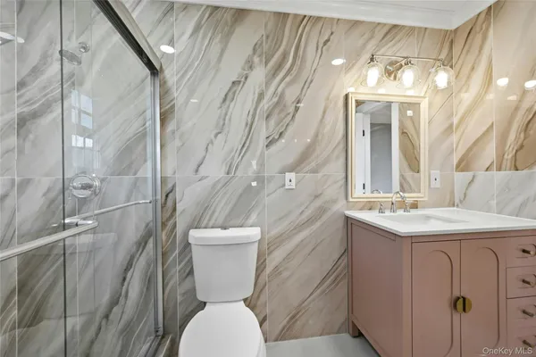 $849,000 | 10 Curlin Lane, St. James, NY 11780