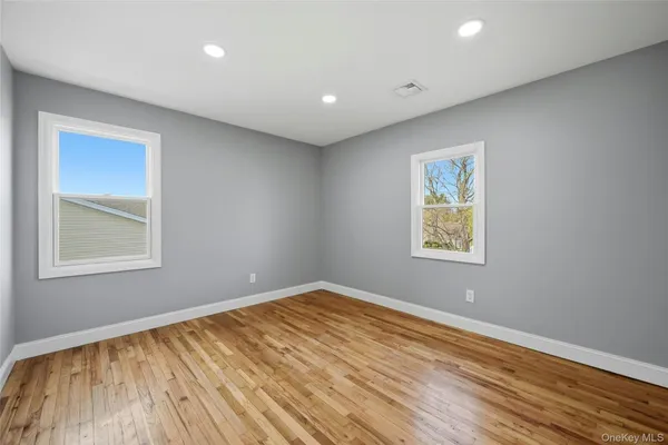 $849,000 | 10 Curlin Lane, St. James, NY 11780