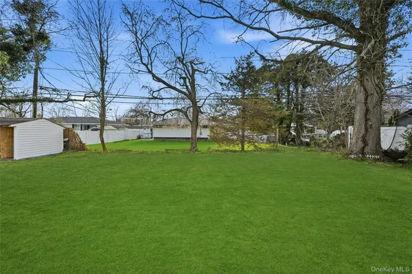 $849,000 | 10 Curlin Lane, St. James, NY 11780