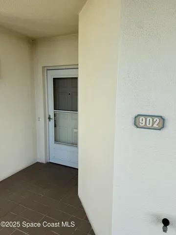 $2,400 | 5 Indian River Avenue, Unit 902, Titusville, FL 32796
