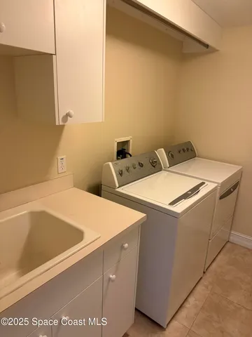 $2,400 | 5 Indian River Avenue, Unit 902, Titusville, FL 32796