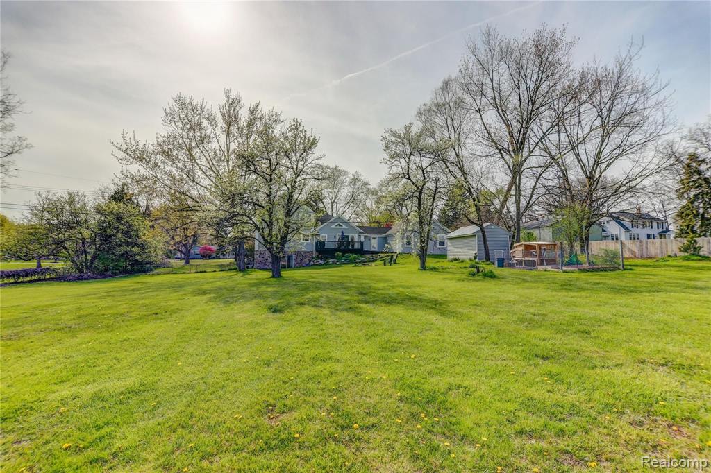 2525 Norton Lawn Rochester Hills, MI 48307 - Photo 28 of 29