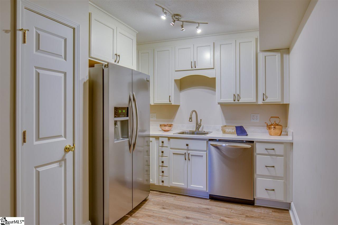 1020 Boiling Springs Road Greer, SC 29650 - Photo 16 of 34