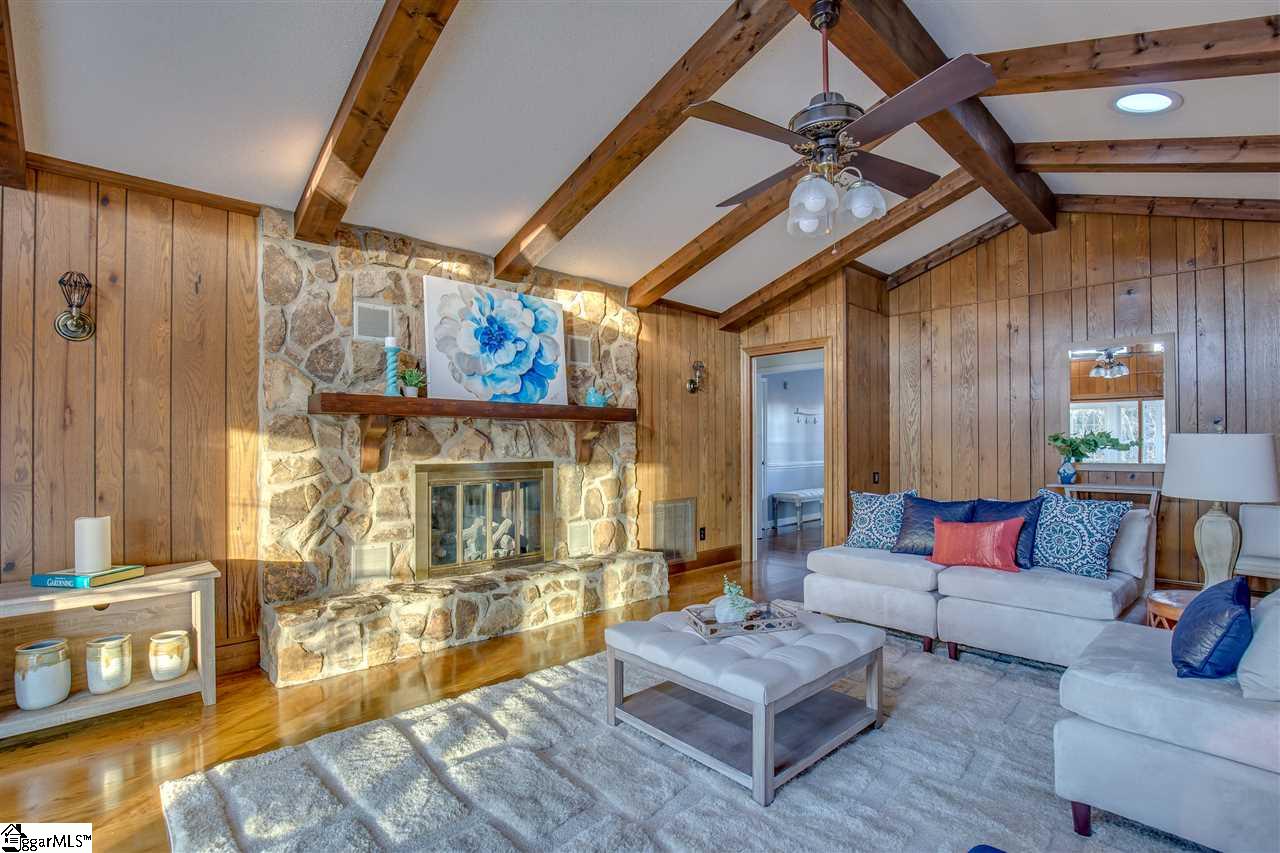 1020 Boiling Springs Road Greer, SC 29650 - Photo 8 of 34