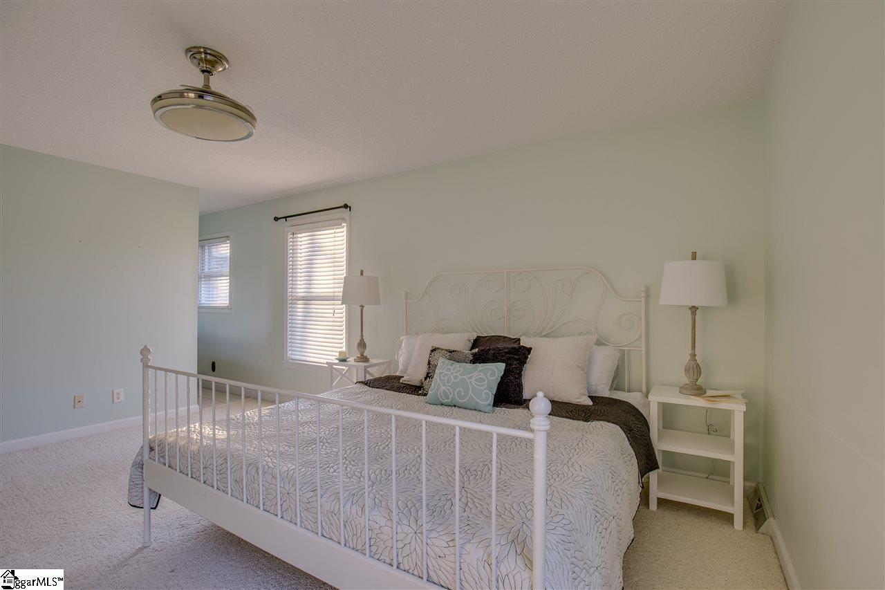 1020 Boiling Springs Road Greer, SC 29650 - Photo 10 of 34