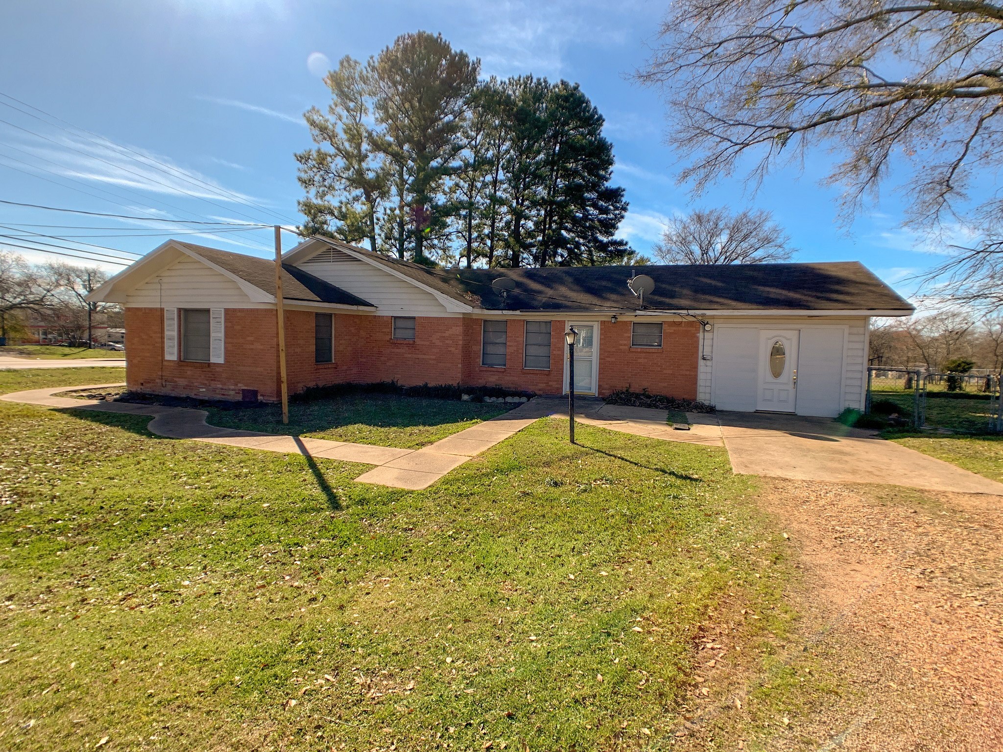 519 West Commerce Street Buffalo, TX 75831 - Photo 6 of 28 a house that has a big yard