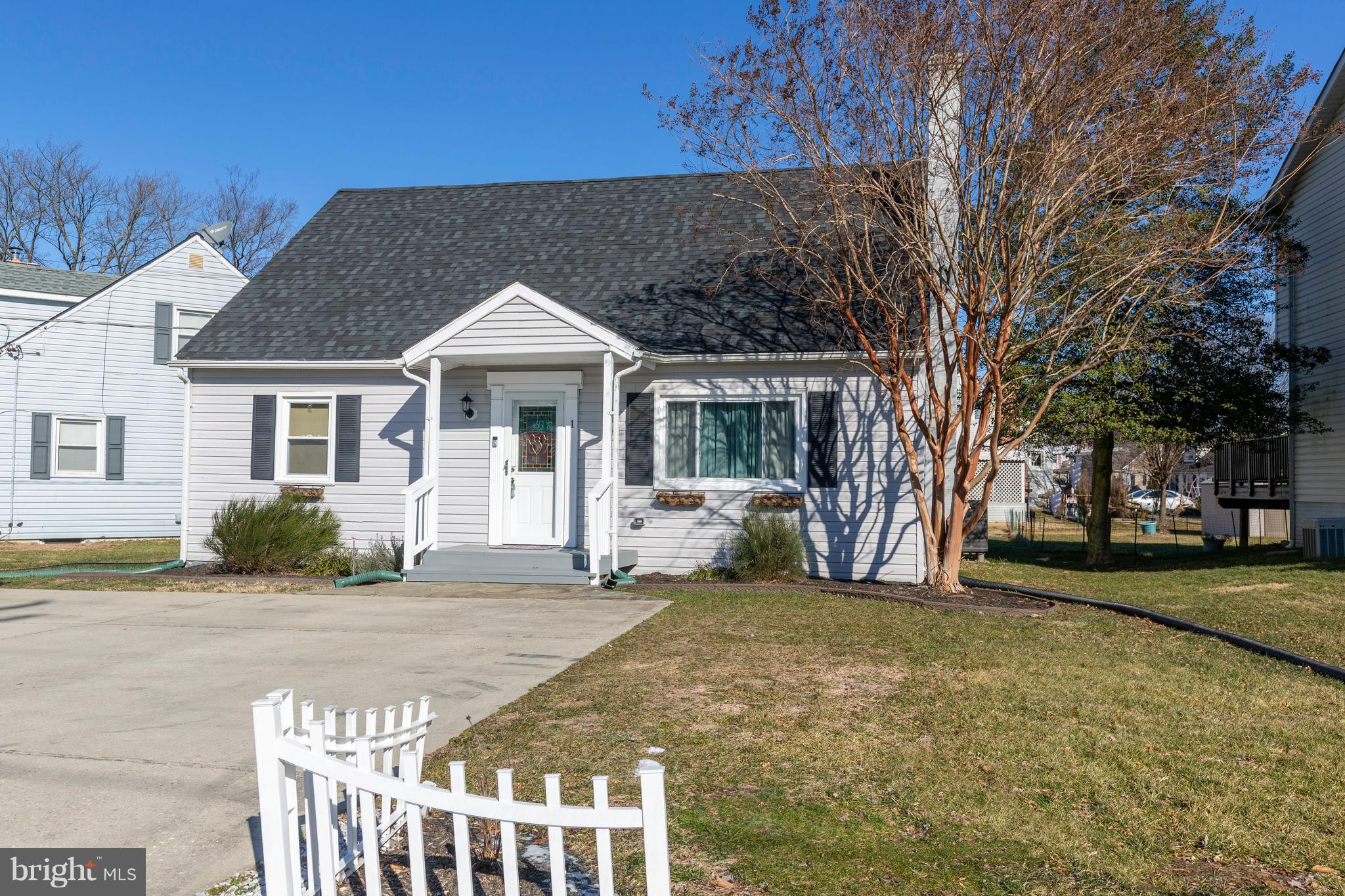 1 Twin Oaks Road Linthicum, MD 21090 - Photo 2 of 84 Nicest home in Linthicum!