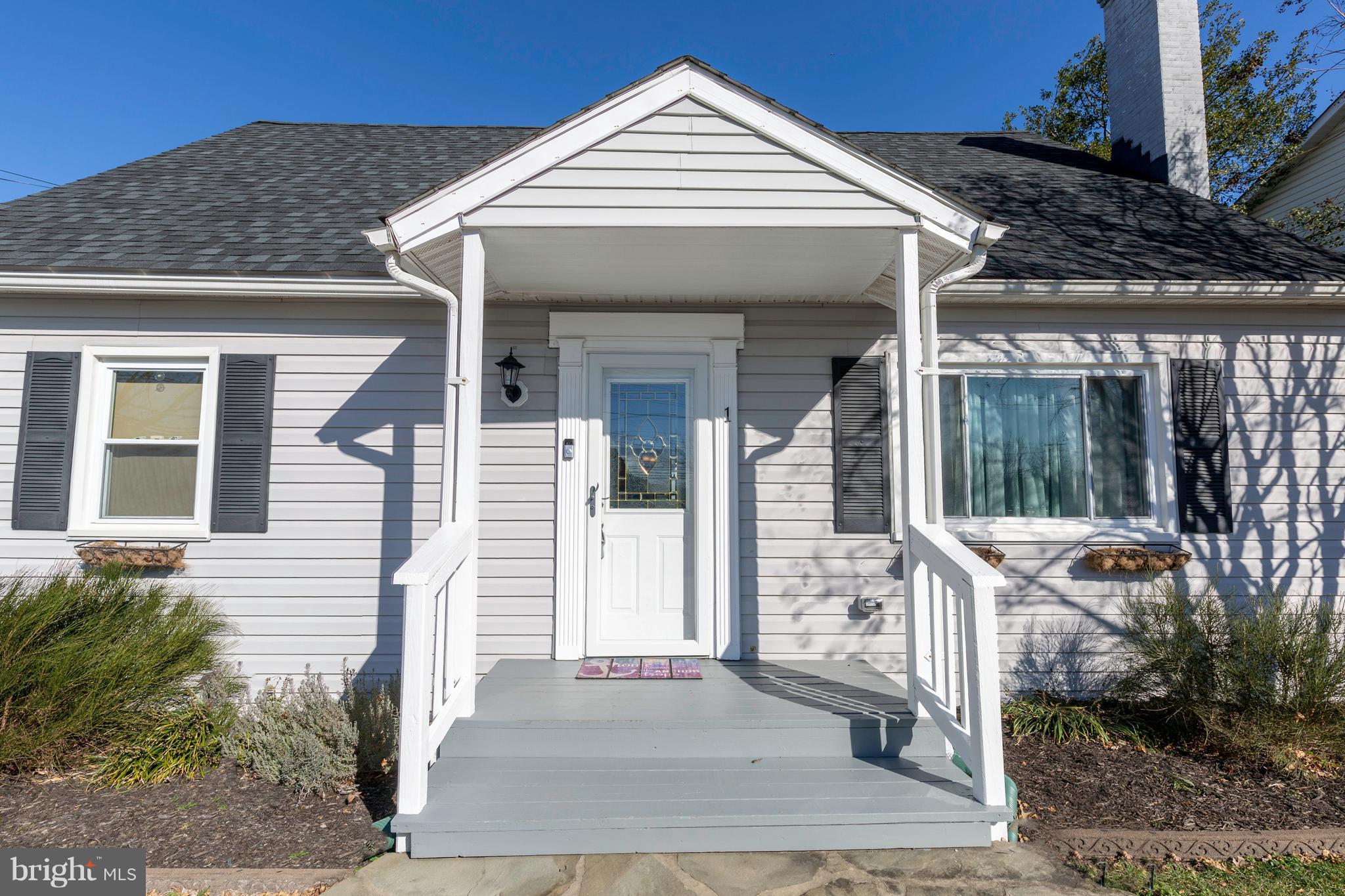 1 Twin Oaks Road Linthicum, MD 21090 - Photo 47 of 84 Great covered front porch.