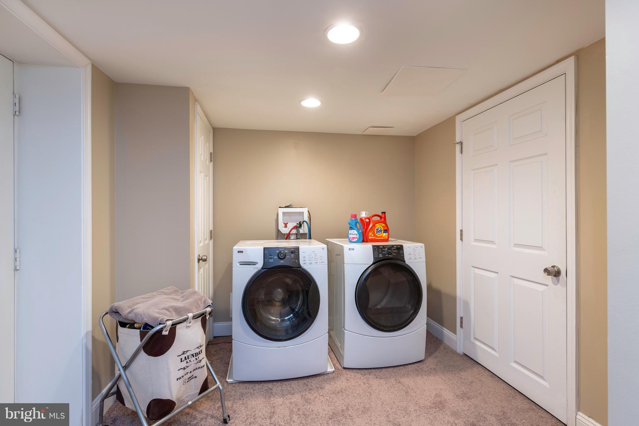 1 Twin Oaks Road Linthicum, MD 21090 - Photo 56 of 84 Large laundry room and W/D convey!
