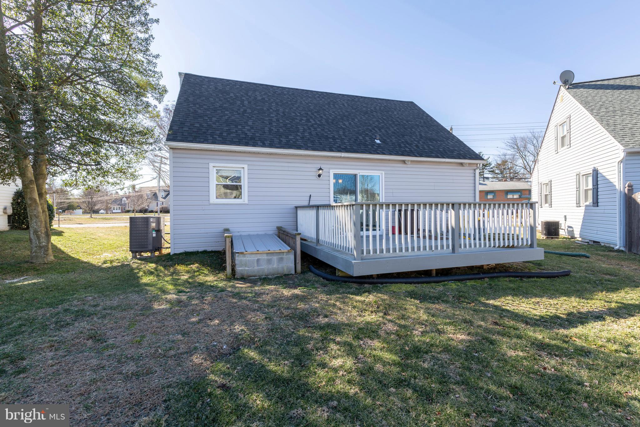 1 Twin Oaks Road Linthicum, MD 21090 - Photo 62 of 84 Level backyard.