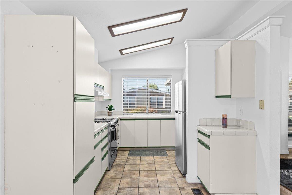 1500 Held Drive, Unit 79 Modesto, CA 95355 - Photo 14 of 56