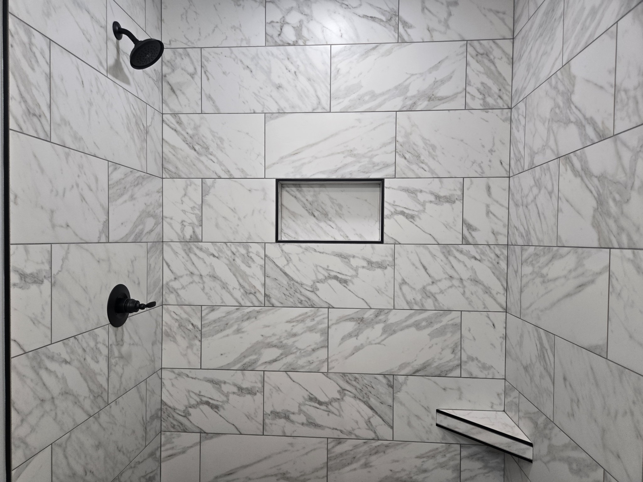 7 Bush Court Waverly, TN 37185 - Photo 30 of 48 a bathroom with a shower