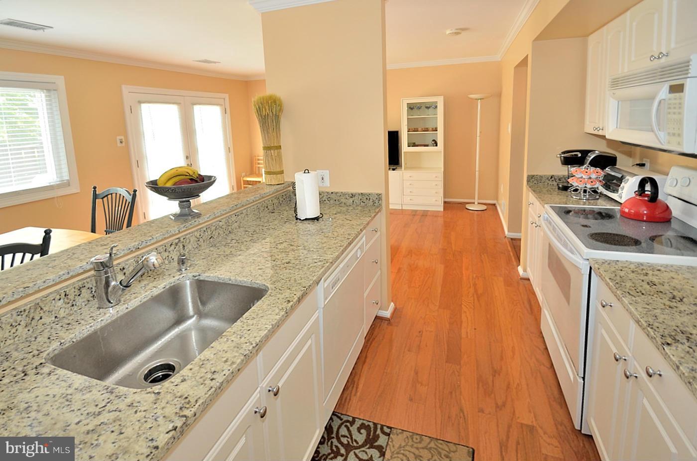 226 North Cottage Road Sterling, VA 20164 - Photo 8 of 20 Kitchen