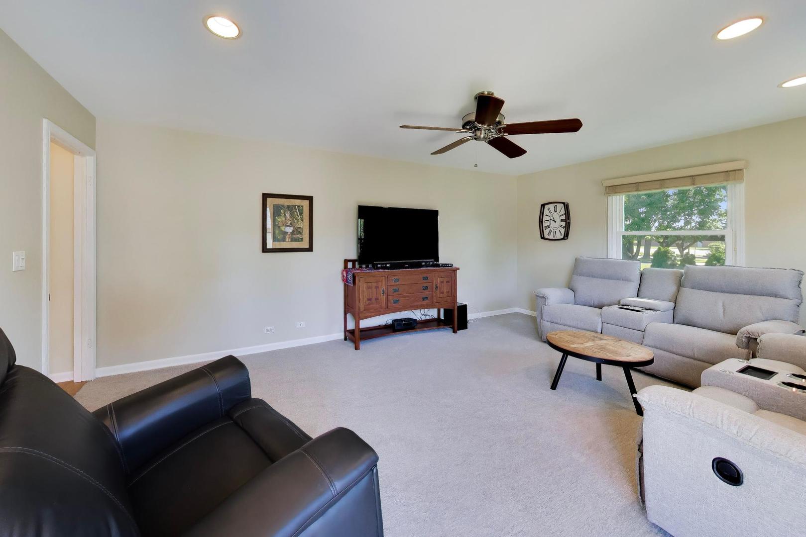 2505 East Mayfair Road Arlington Heights, IL 60004 - Photo 11 of 33
