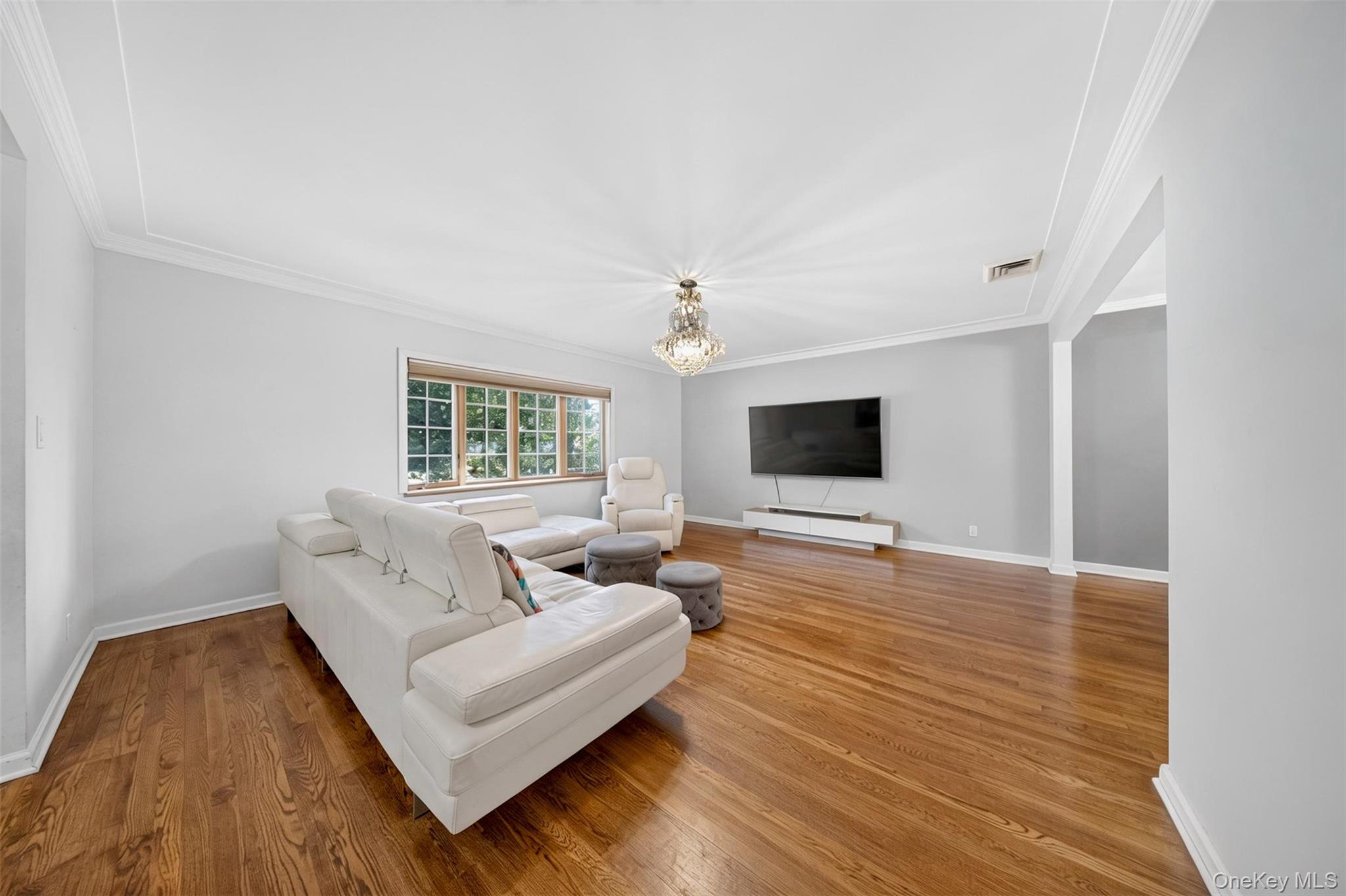 218-21 Stewart Road Queens, NY 11427 - Photo 3 of 19