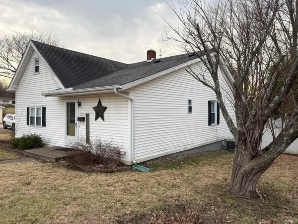 $184,500 | 715 Southwest 1st Street, Washington, IN 47501