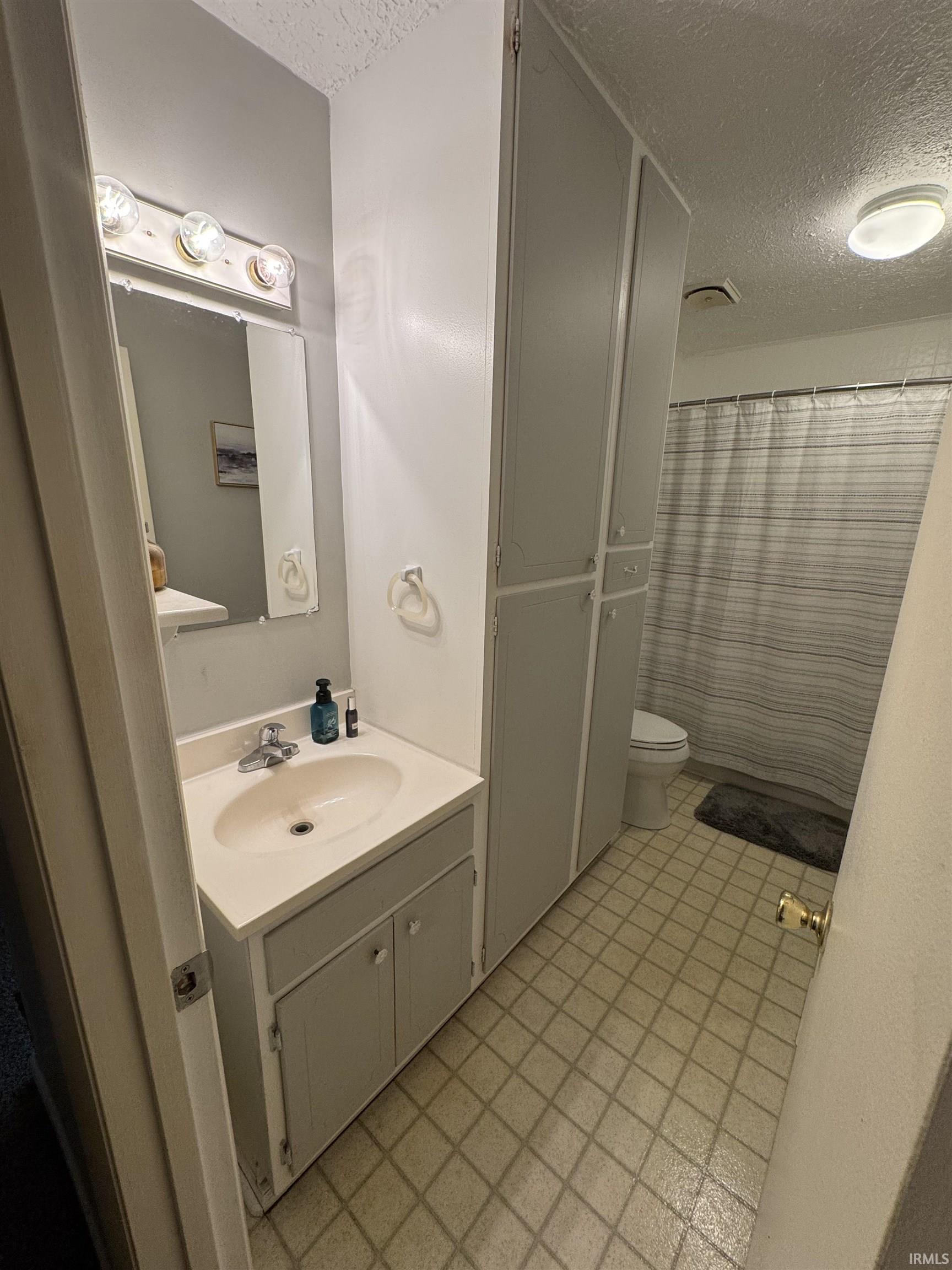 715 Southwest 1st Street Washington, IN 47501 - Photo 16 of 26