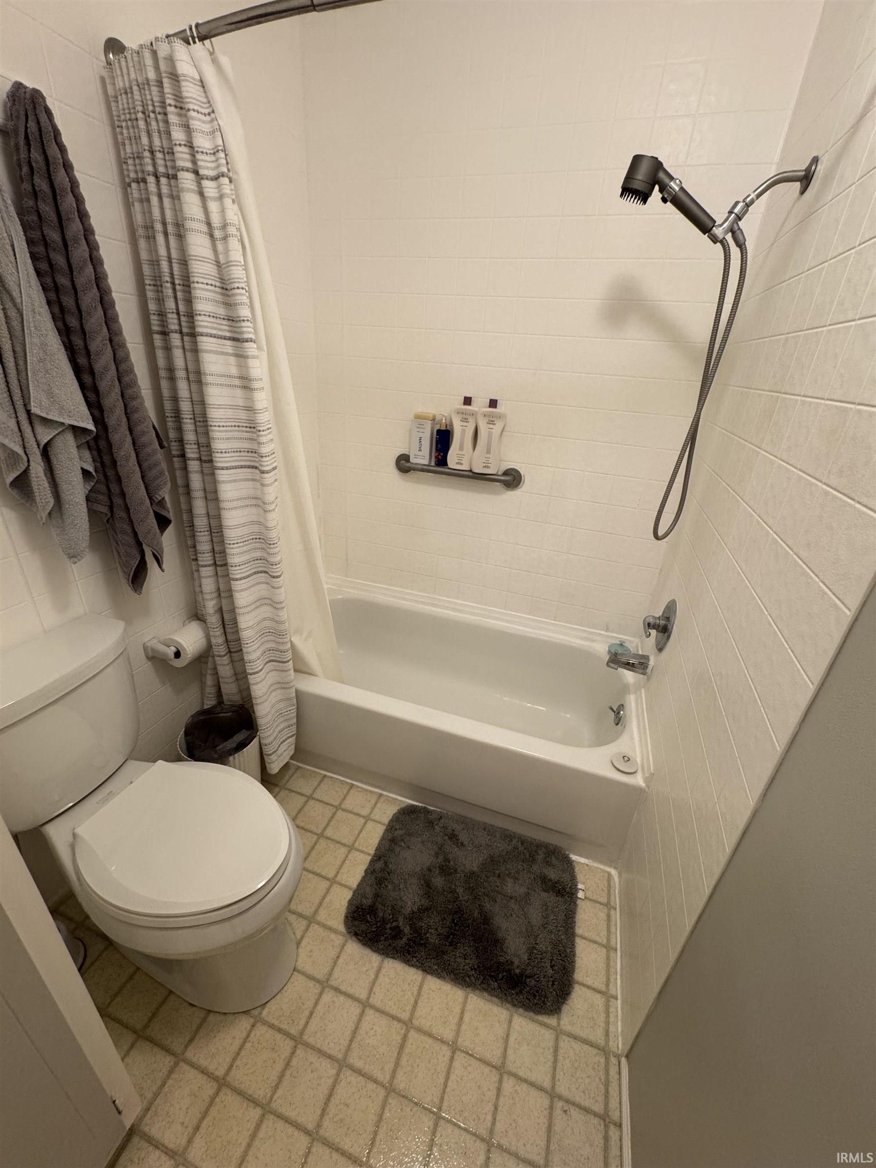 715 Southwest 1st Street Washington, IN 47501 - Photo 17 of 26