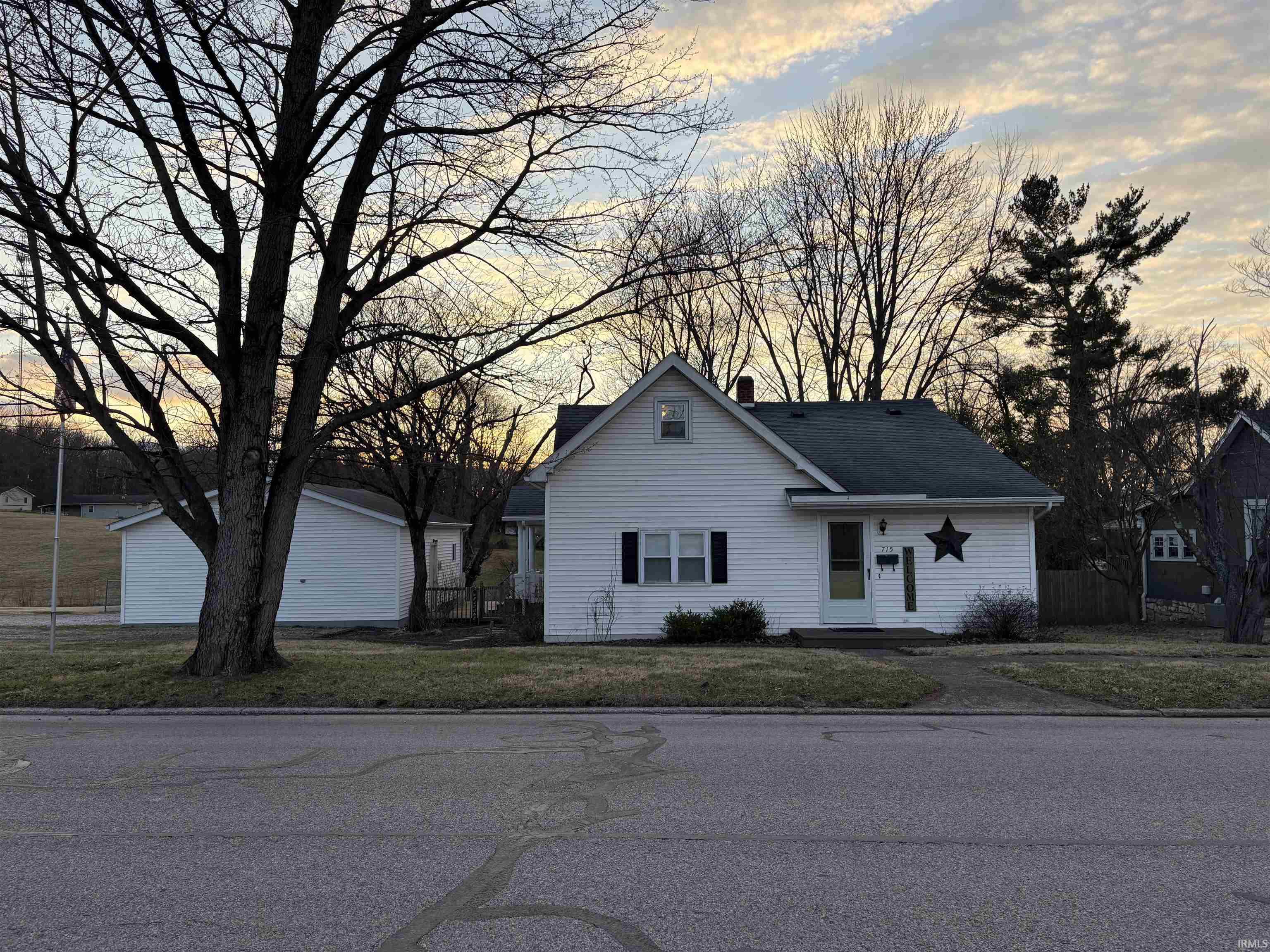 715 Southwest 1st Street Washington, IN 47501 - Photo 2 of 26