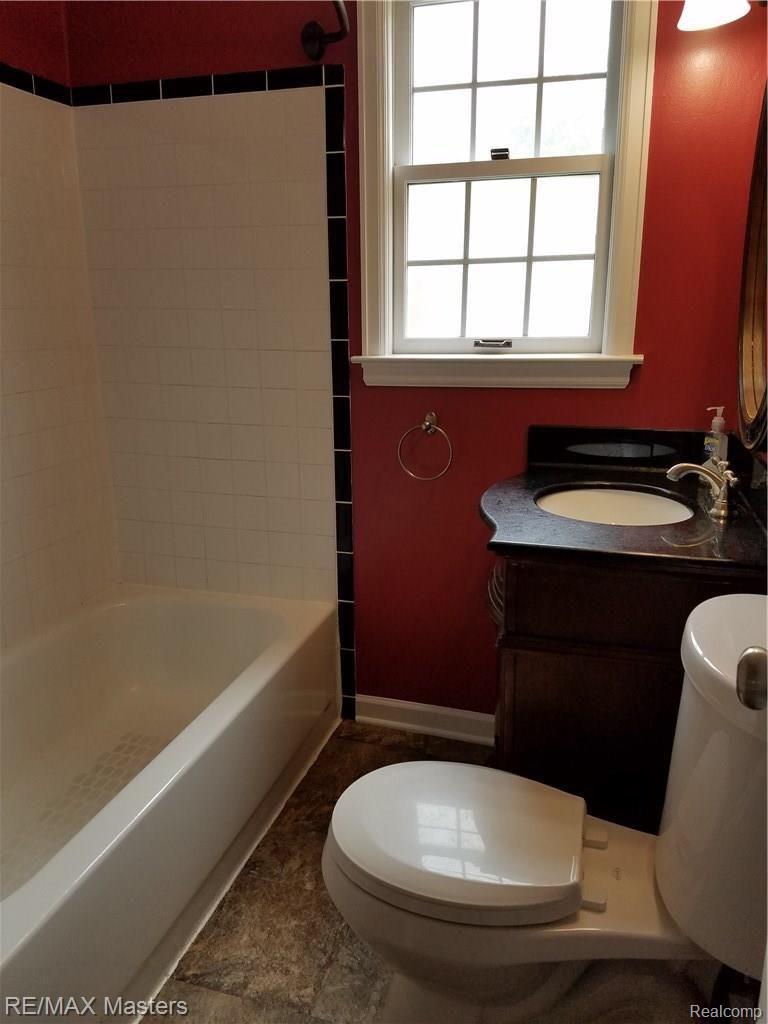 21138 Middlebelt Road New Boston, MI 48164 - Photo 13 of 42 20170829_135017.jpg