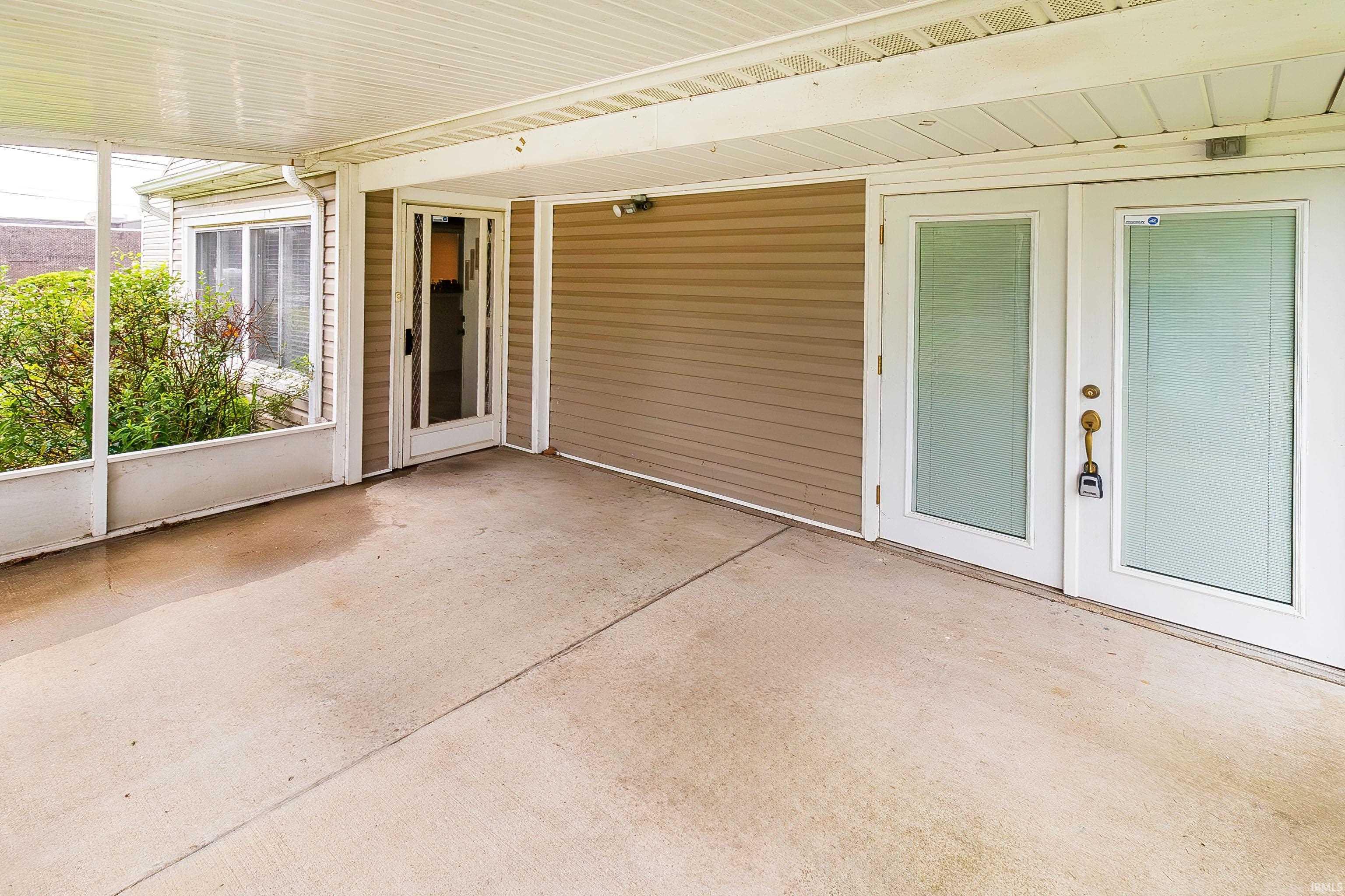 601 West Mill Road Evansville, IN 47710 - Photo 5 of 28