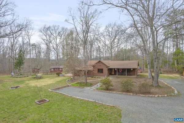 $525,000 | 3205 Polecat Creek Lane, Scottsville, VA 24590