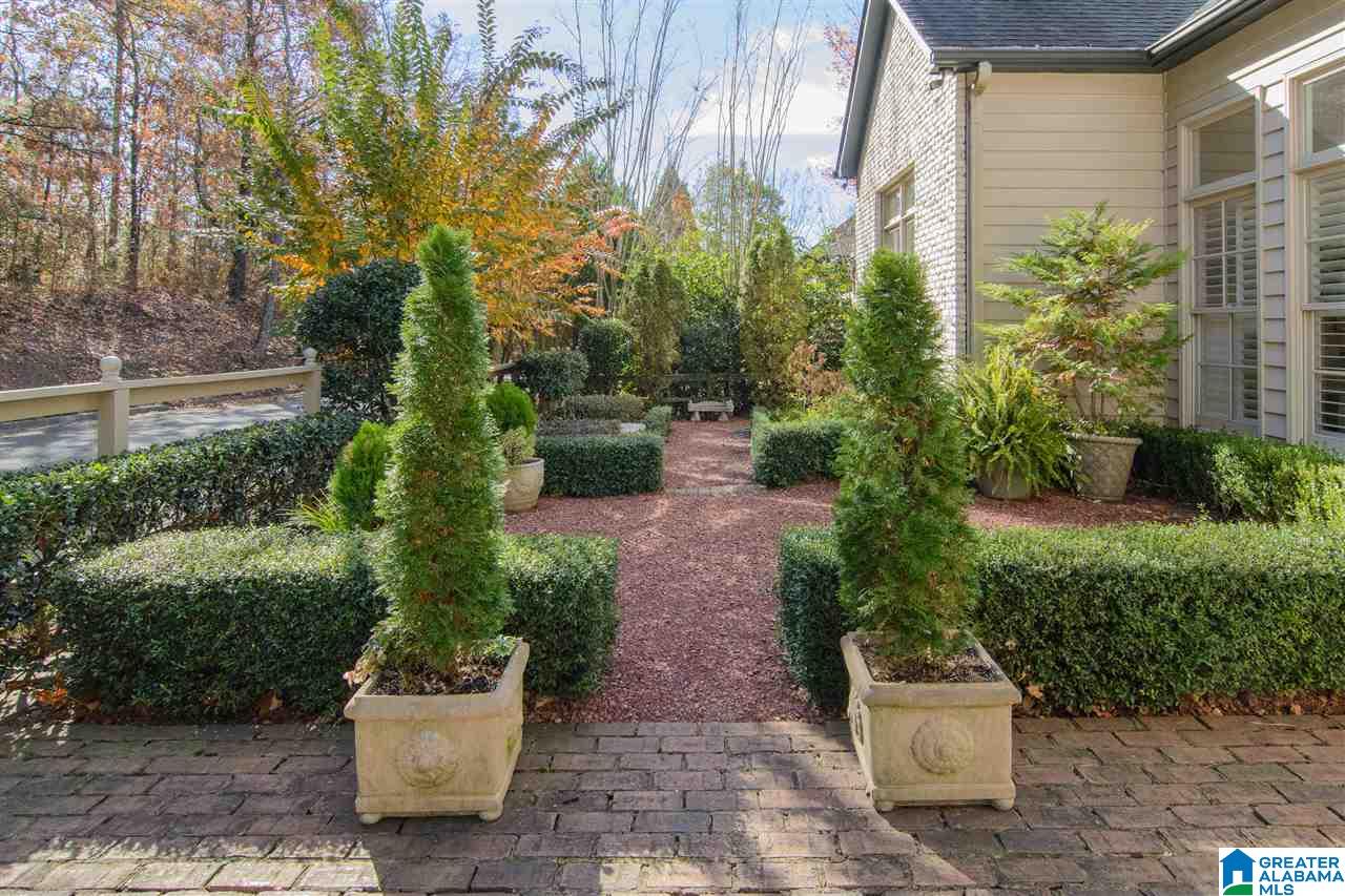 4956 Altamont Road South Birmingham, AL 35222 - Photo 3 of 48