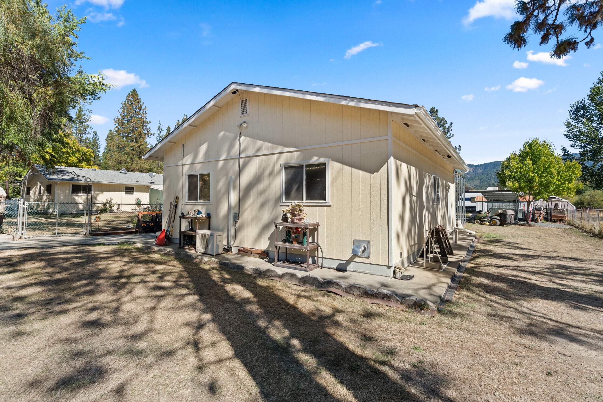 835 Minthorne Road Rogue River, OR 97537 - Photo 24 of 41 13_835 minthorne rd, rogue river-13