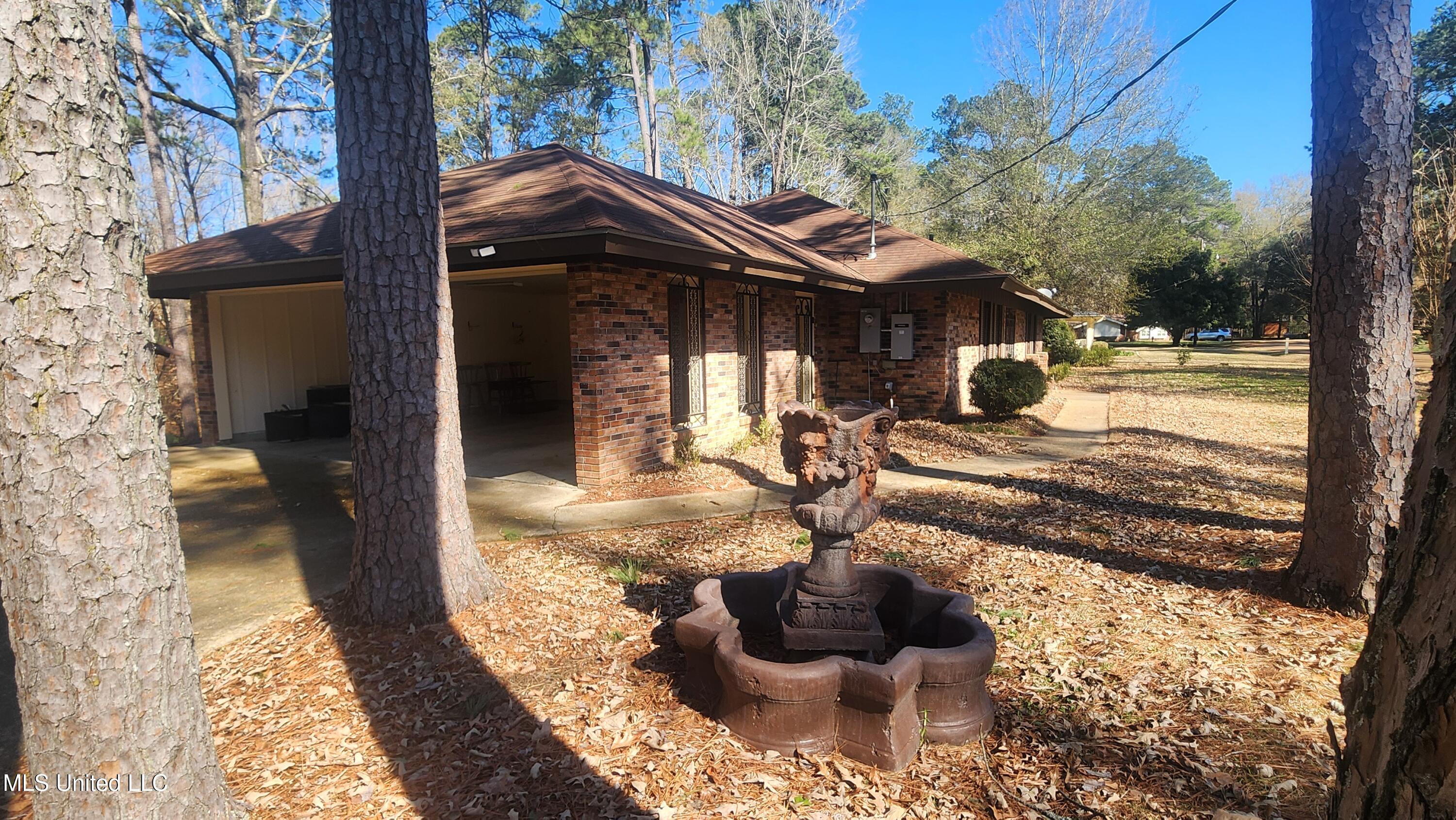 29 Melanie Road Natchez, MS 39120 - Photo 4 of 36 20260128_120359