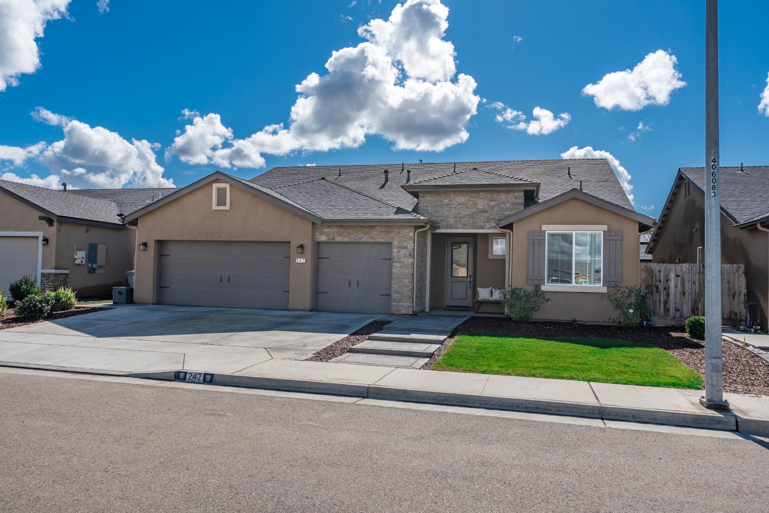 247 Rebel Street Reedley, CA 93654 - Photo 1 of 45