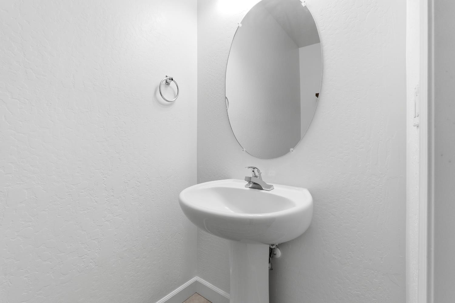 247 Rebel Street Reedley, CA 93654 - Photo 18 of 45