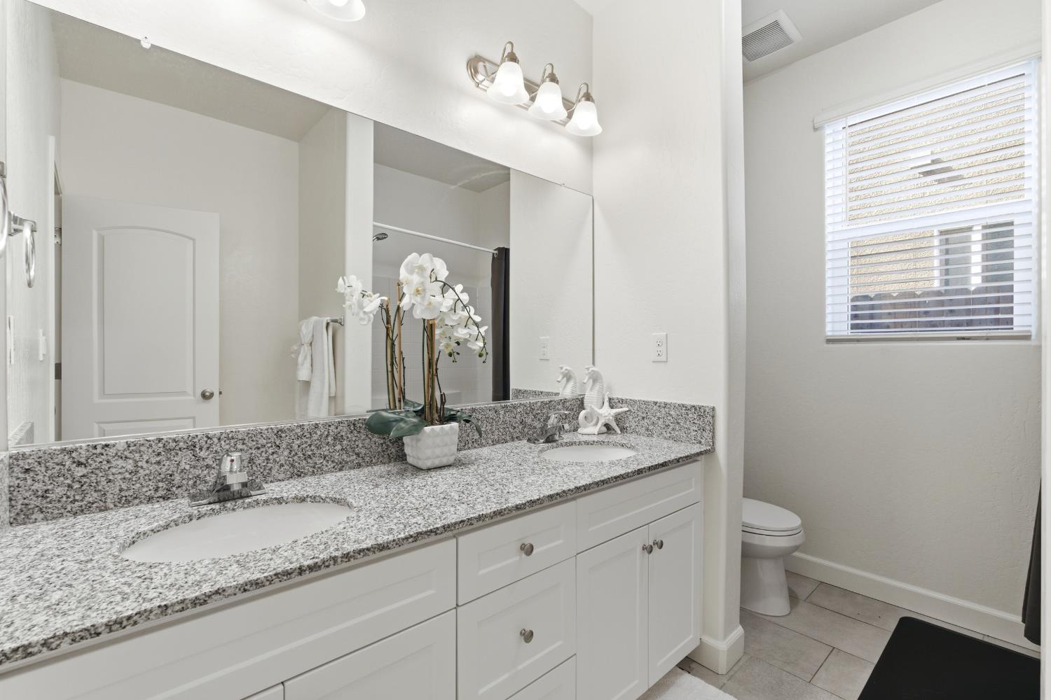 247 Rebel Street Reedley, CA 93654 - Photo 20 of 45