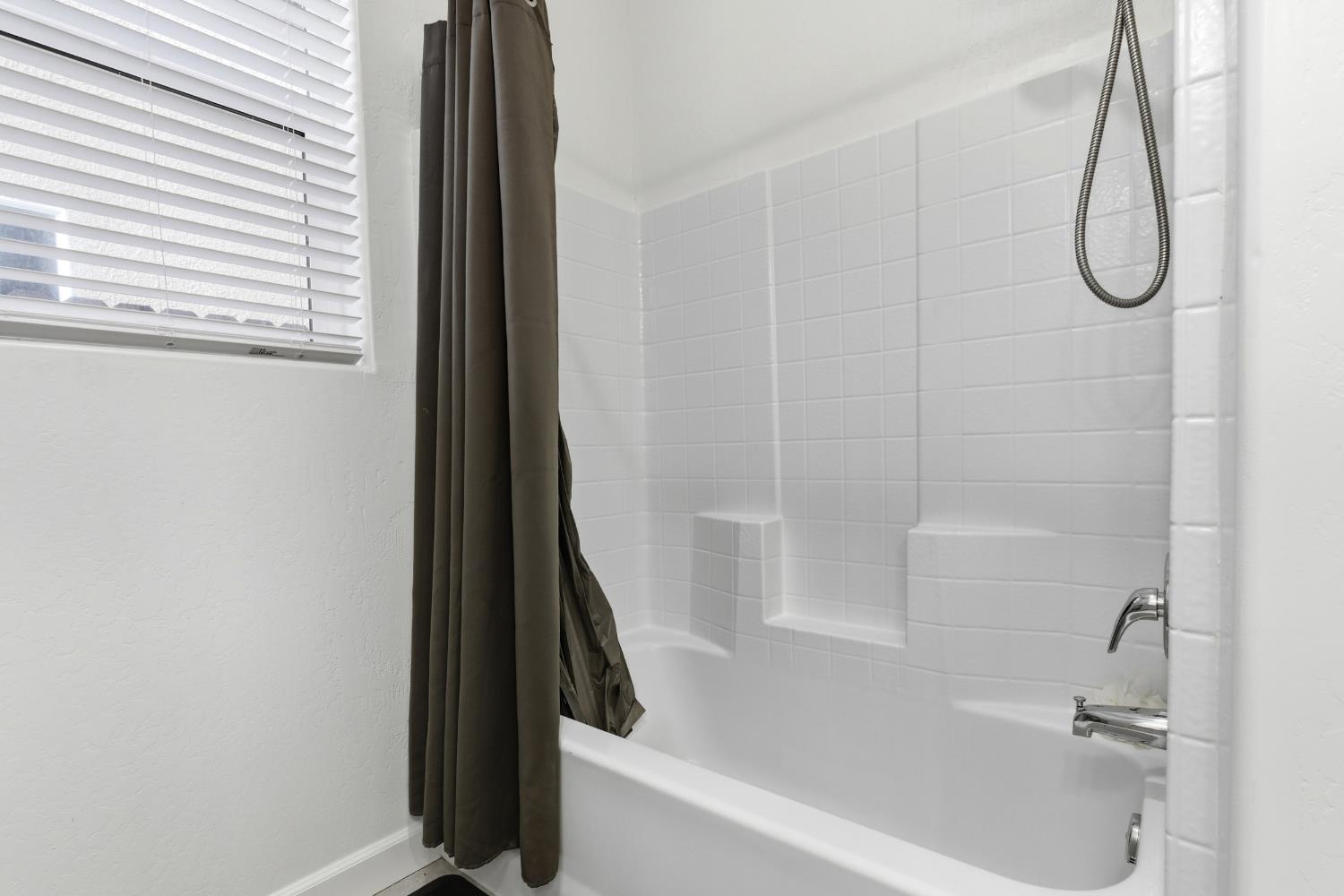 247 Rebel Street Reedley, CA 93654 - Photo 21 of 45