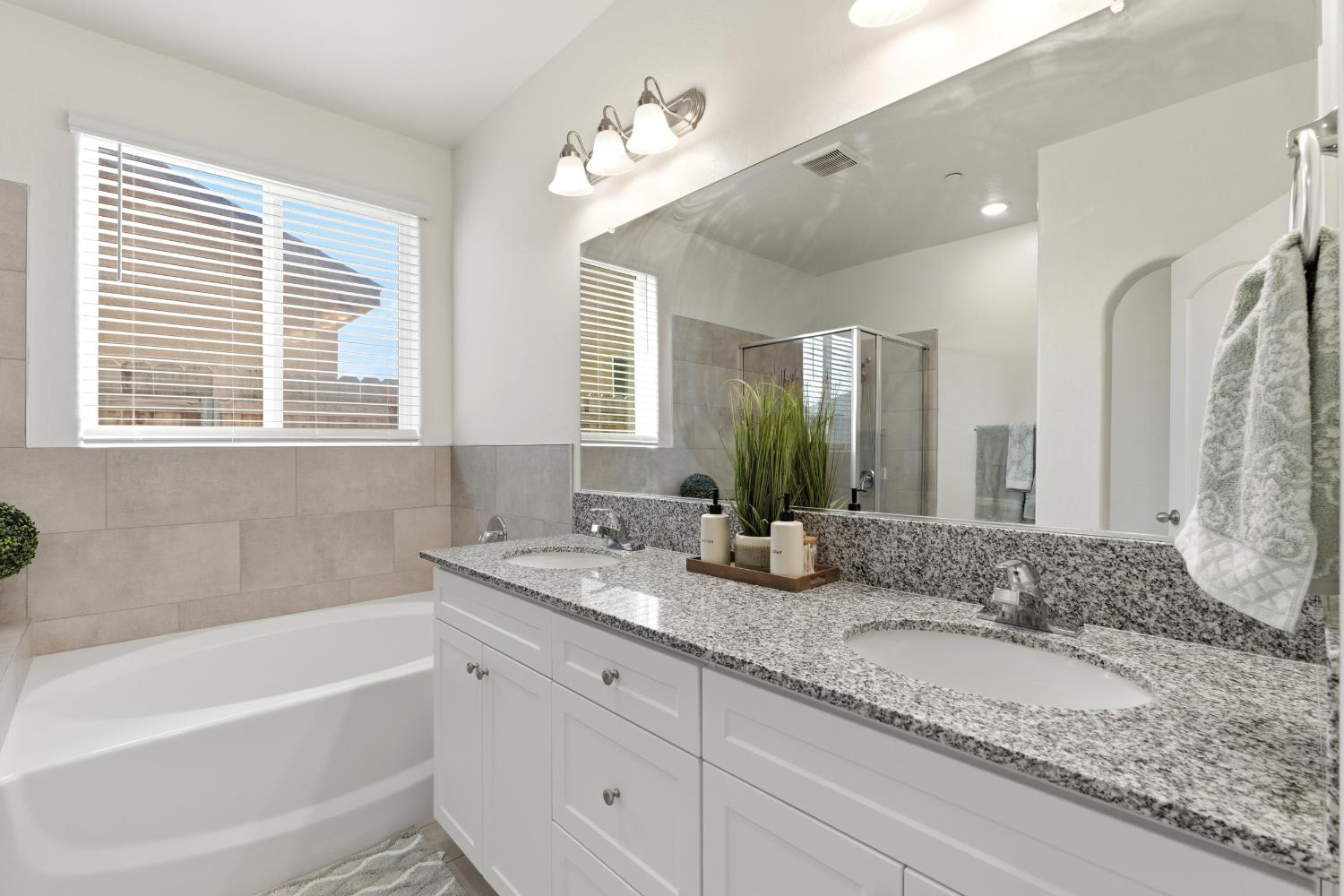 247 Rebel Street Reedley, CA 93654 - Photo 26 of 45