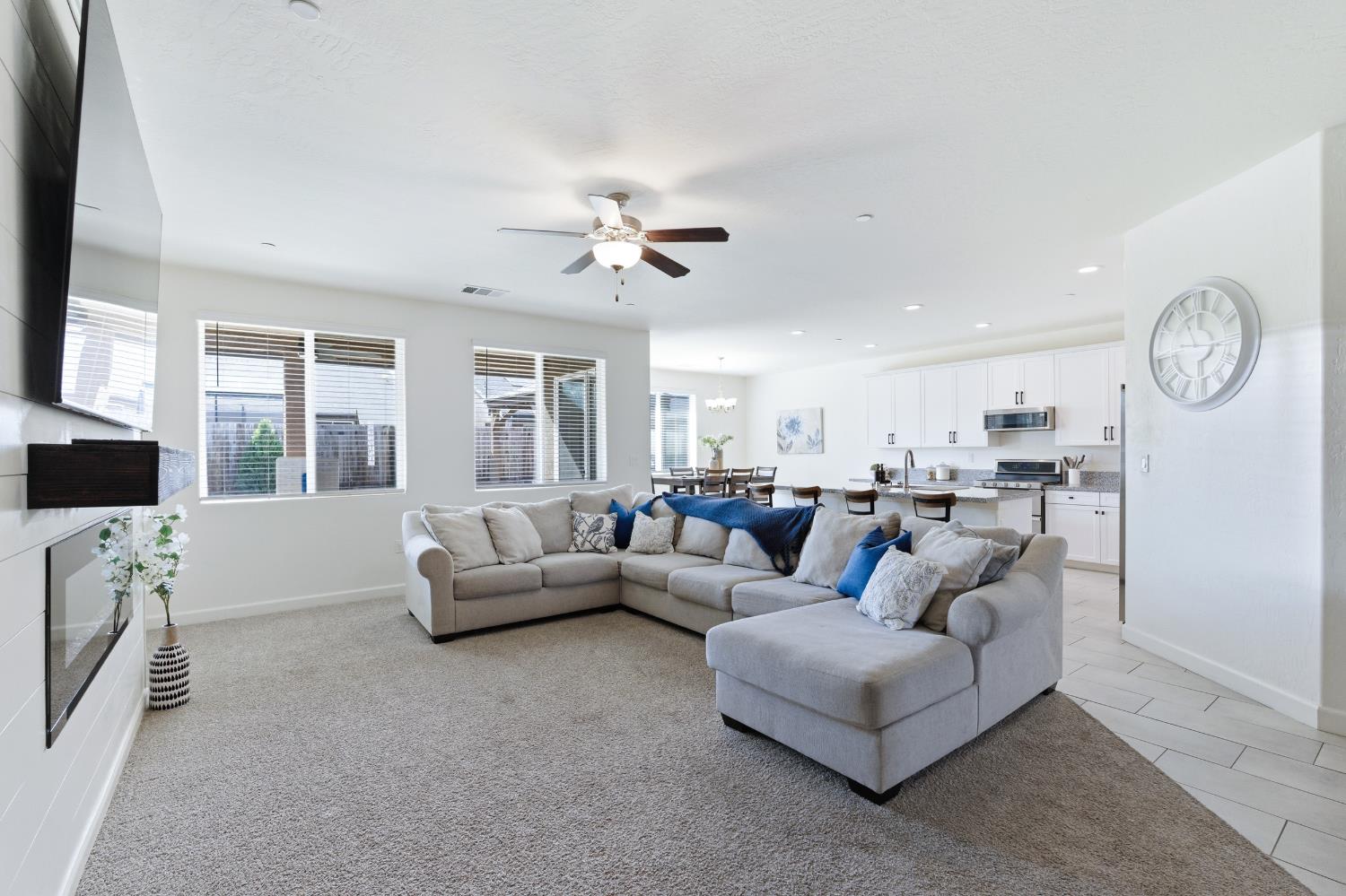 247 Rebel Street Reedley, CA 93654 - Photo 5 of 45