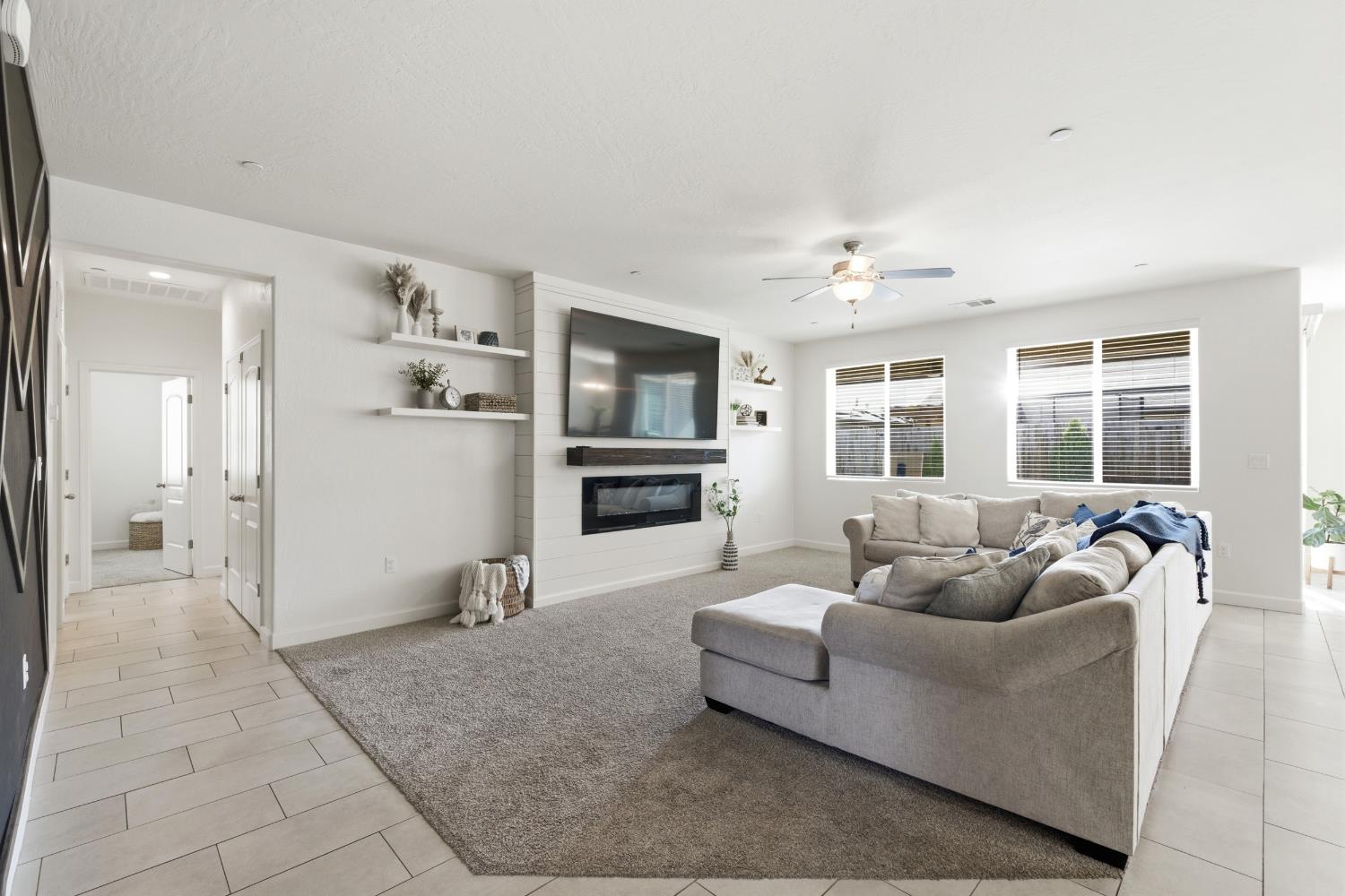 247 Rebel Street Reedley, CA 93654 - Photo 6 of 45