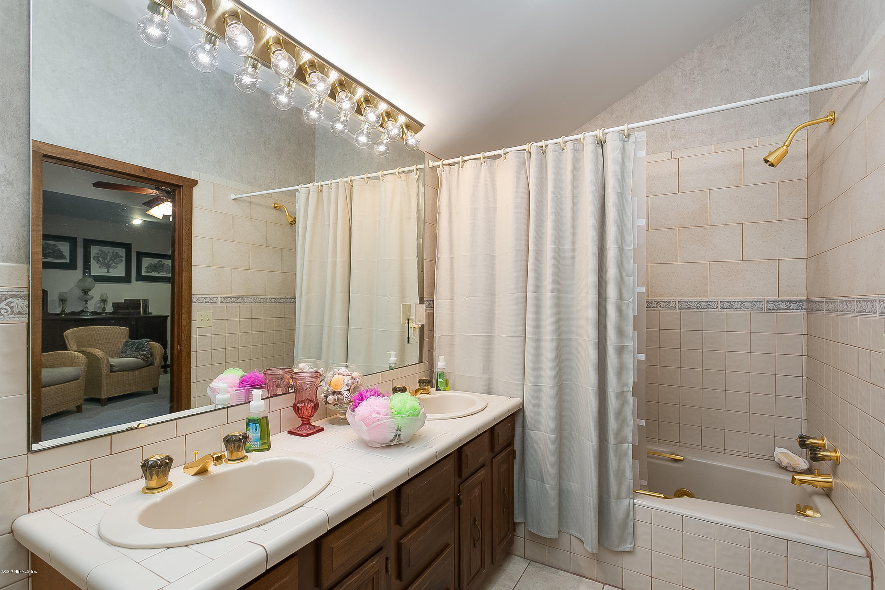 10945 Scott Mill Road Jacksonville, FL 32223 - Photo 21 of 35 Owner's Suite Bathroom
