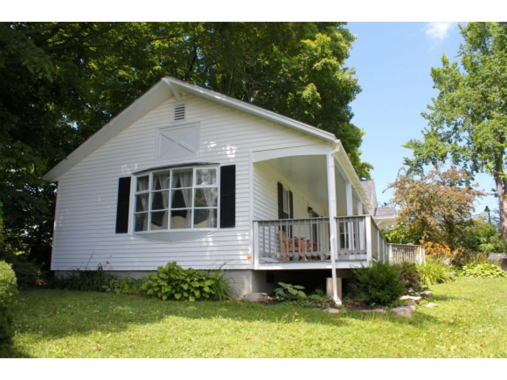 33-7 Endicott Street, Unit 3 Wolfeboro, NH 03894 - Photo 3 of 30