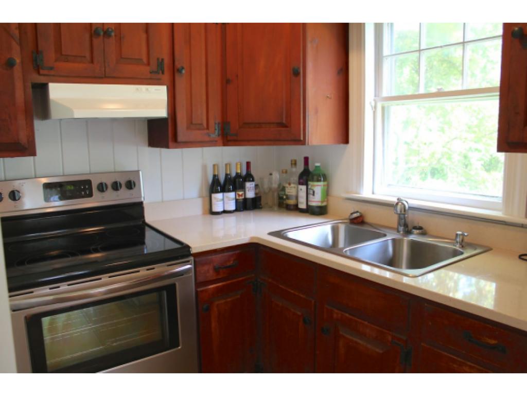 33-7 Endicott Street, Unit 3 Wolfeboro, NH 03894 - Photo 6 of 30