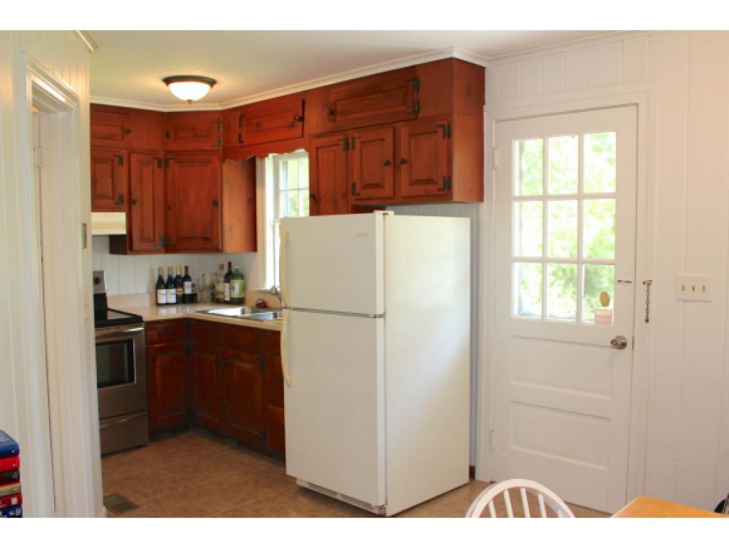 33-7 Endicott Street, Unit 3 Wolfeboro, NH 03894 - Photo 7 of 30