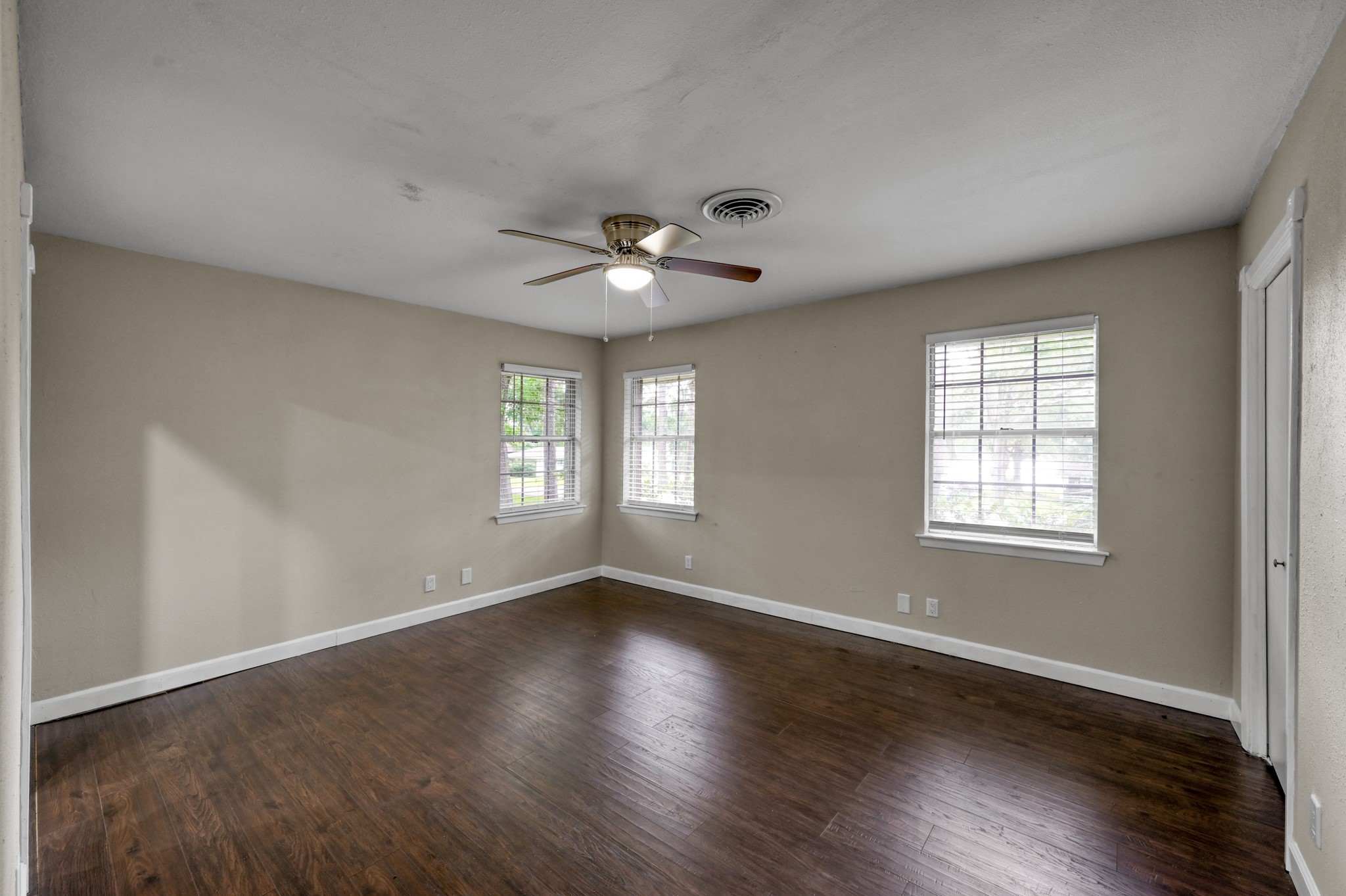 13544 Northshore Loop Conroe, TX 77304 - Photo 22 of 34