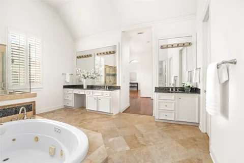 $1,275,000 | 107 Wynden Trace Lane, Houston, TX 77056