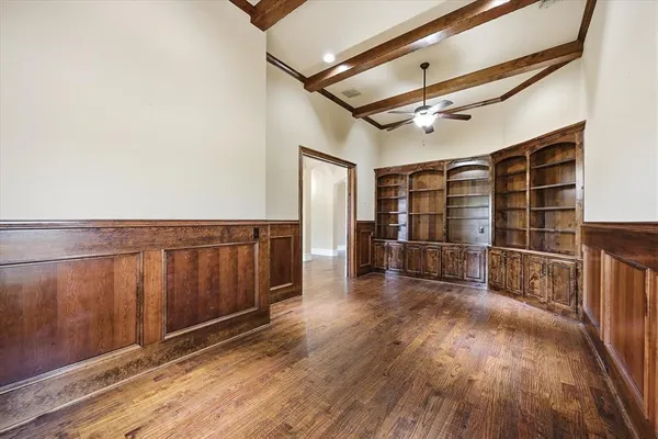 a view of livingroom with hardwood