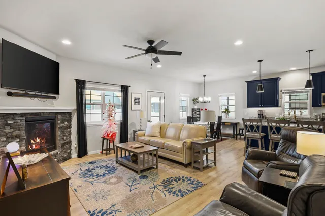 $399,900 | 204 Bonnie Lane, Belleville, WI 53508