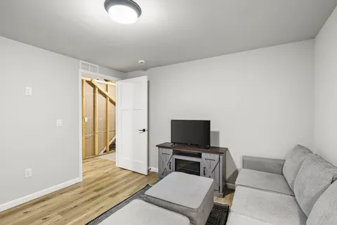 $399,900 | 204 Bonnie Lane, Belleville, WI 53508