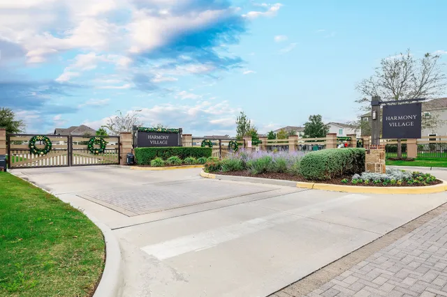 $2,300 | 10002 Waving Grain Lane, Houston, TX 77080